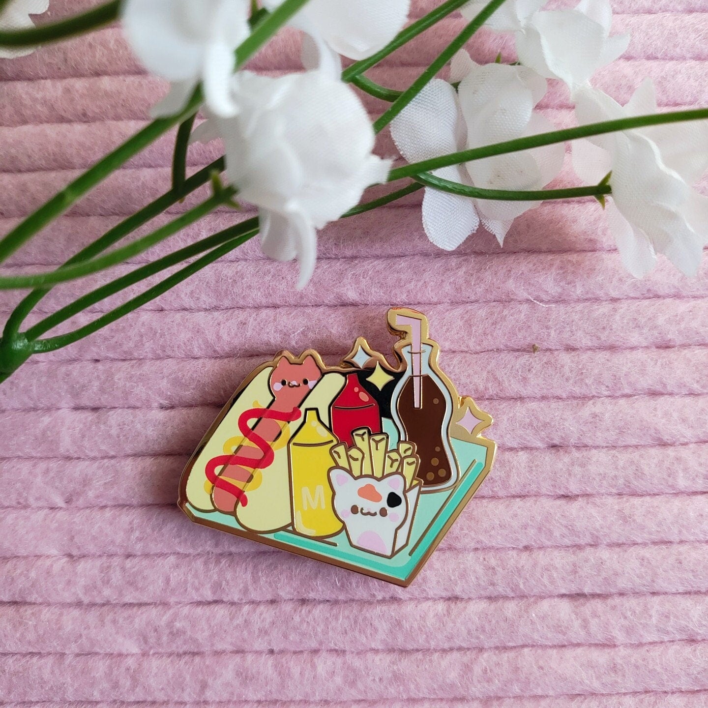 Cosmic Buns Art Enamel Pin – Hot Dog Lunch